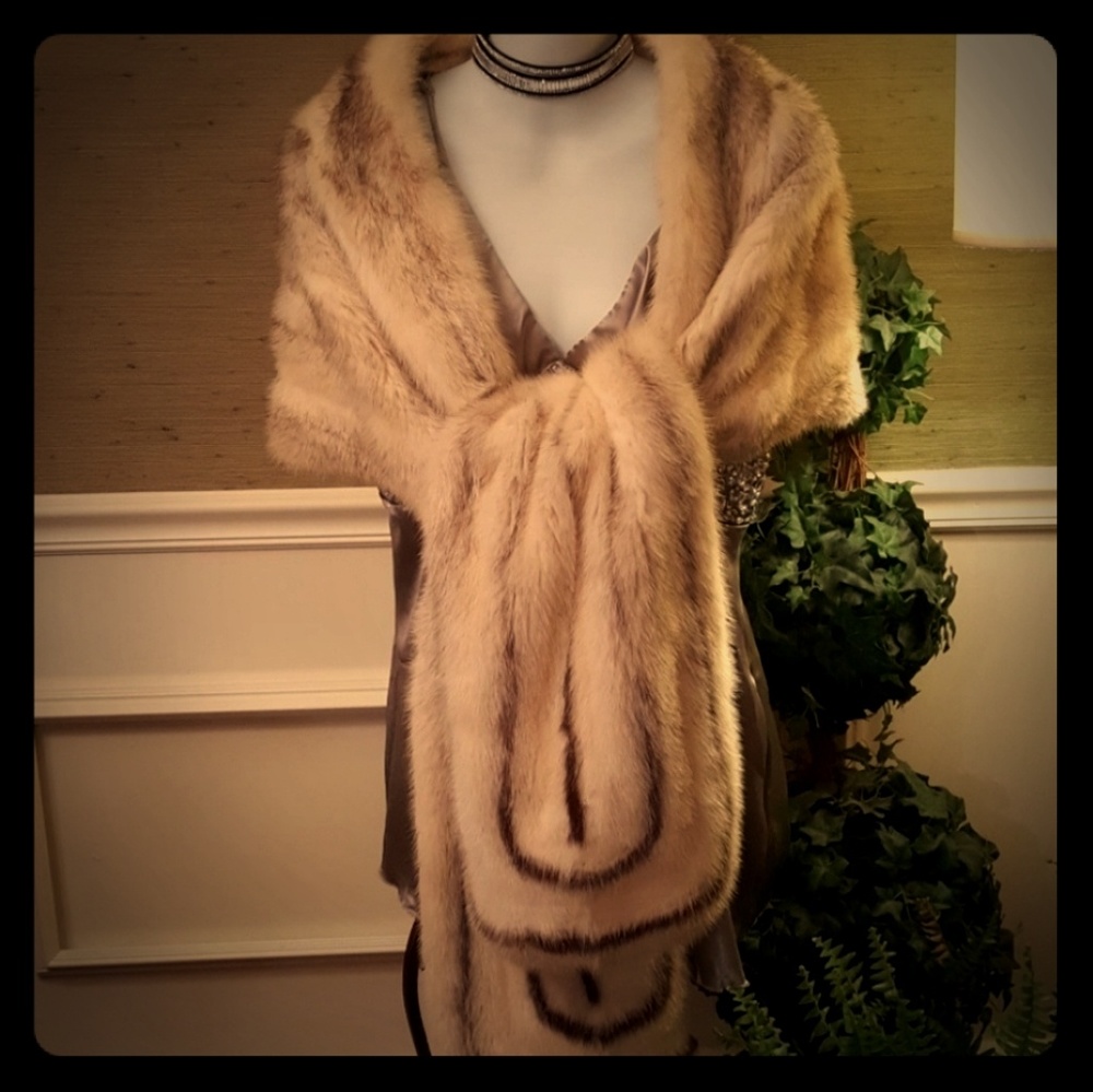Long cross mink stole